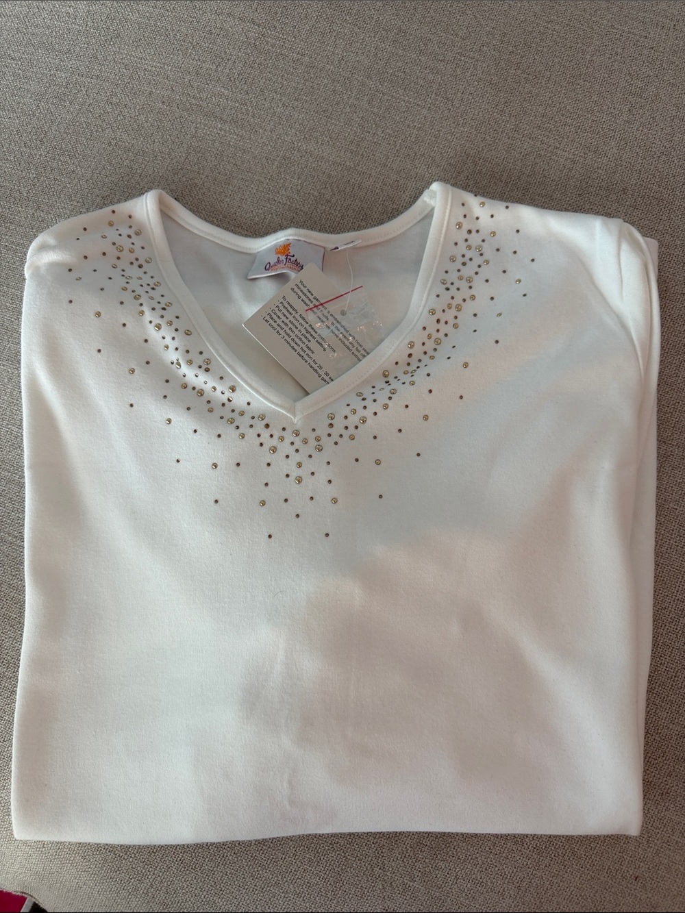 Quacker Factory White V-Neck 3/4 Sleeve Top with Gold Stud Accents
